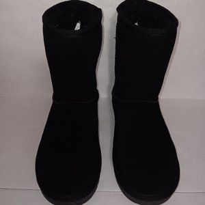 KOOLABURRA BY UGG CLASSIC BOOTS